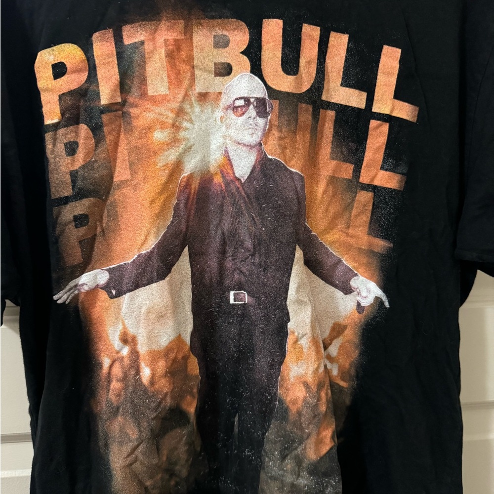 Size large Pitbull t shirt. Unisex